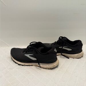 Brooks Adrenaline GTS 20 Shoes Women's Black White Athletic Sneakers Sz 9.5